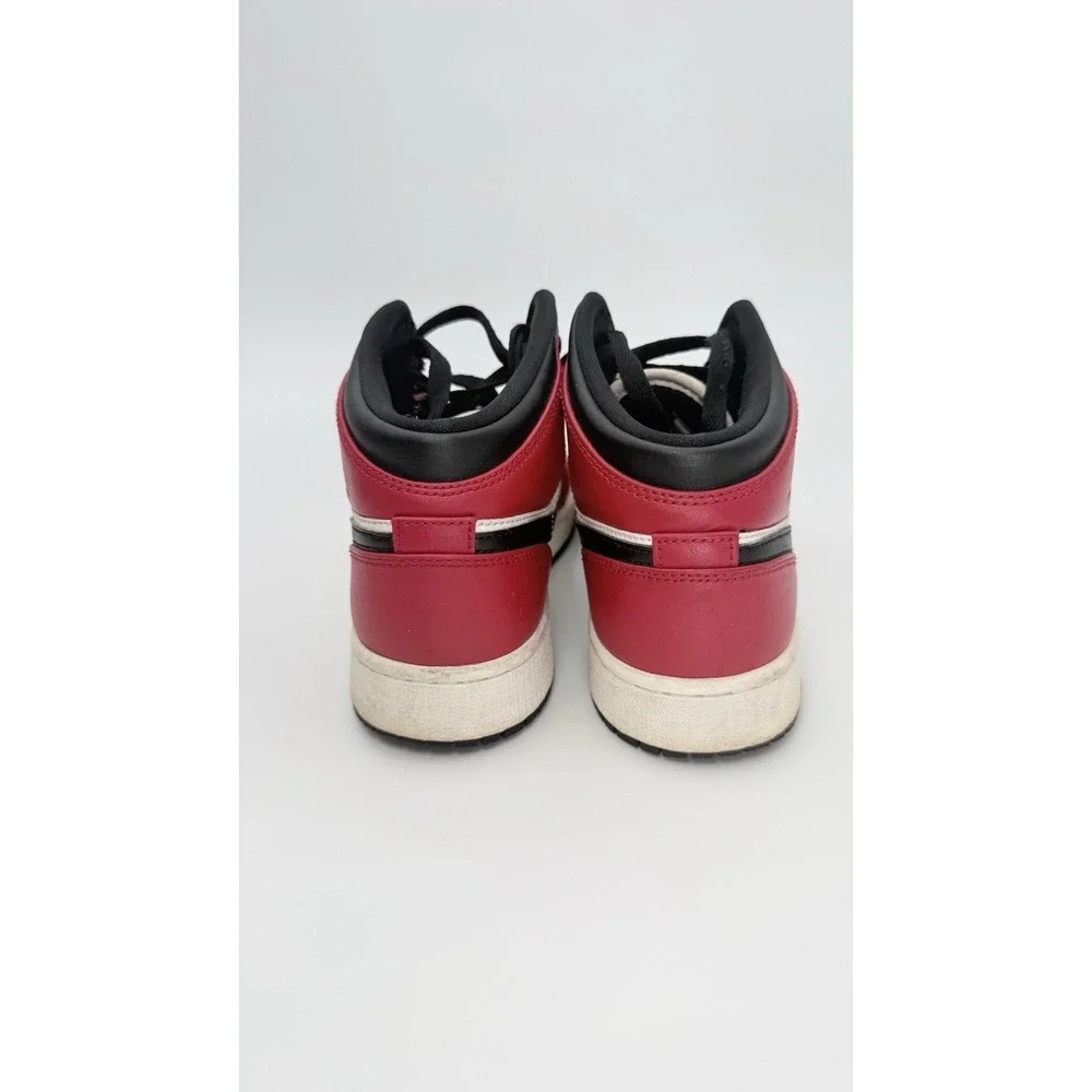 Size 5Y- Nike Air Jordan 1‎ Mid GS Chicago Black Toe Red White 554725-069